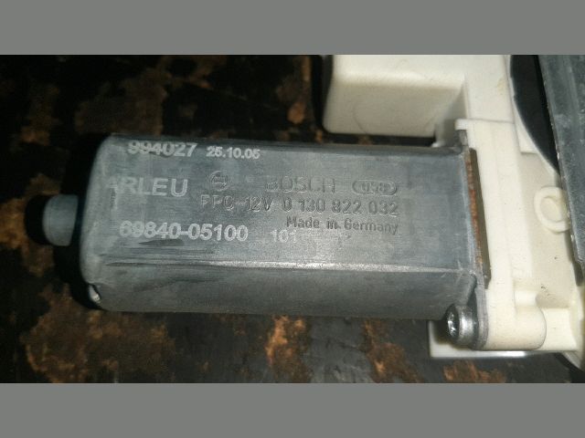 bontott TOYOTA AVENSIS T25 Bal hátsó Ablakemelő Szerkezet (Elektromos)