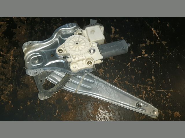 bontott TOYOTA AVENSIS T25 Bal hátsó Ablakemelő Szerkezet (Elektromos)