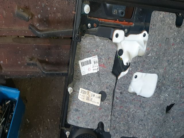 bontott TOYOTA AVENSIS T25 Bal hátsó Ajtó Kárpit