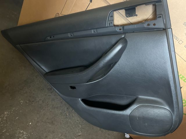 bontott TOYOTA AVENSIS T25 Bal hátsó Ajtó Kárpit