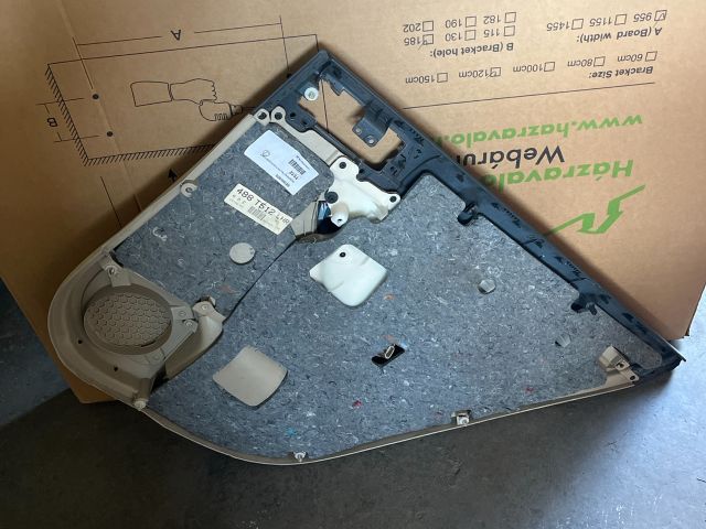 bontott TOYOTA AVENSIS T25 Bal hátsó Ajtó Kárpit