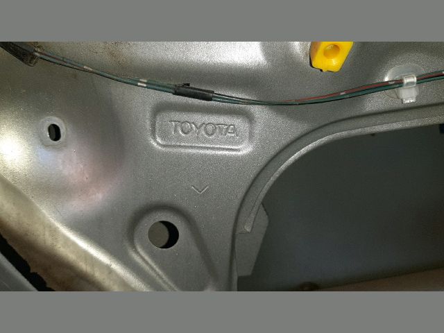 bontott TOYOTA AVENSIS T25 Bal hátsó Ajtó (Üres lemez)