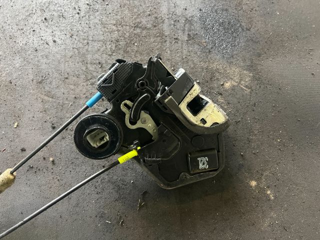 bontott TOYOTA AVENSIS T25 Bal hátsó Ajtózár