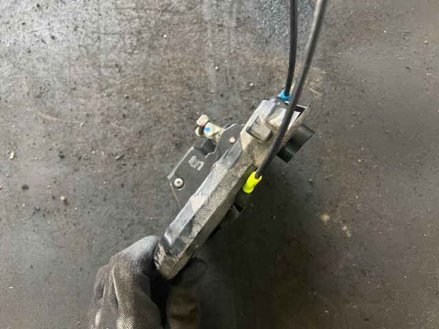 bontott TOYOTA AVENSIS T25 Bal hátsó Ajtózár