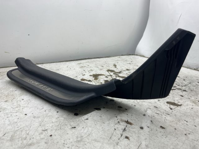 bontott TOYOTA AVENSIS T25 Bal hátsó Küszöb Díszléc