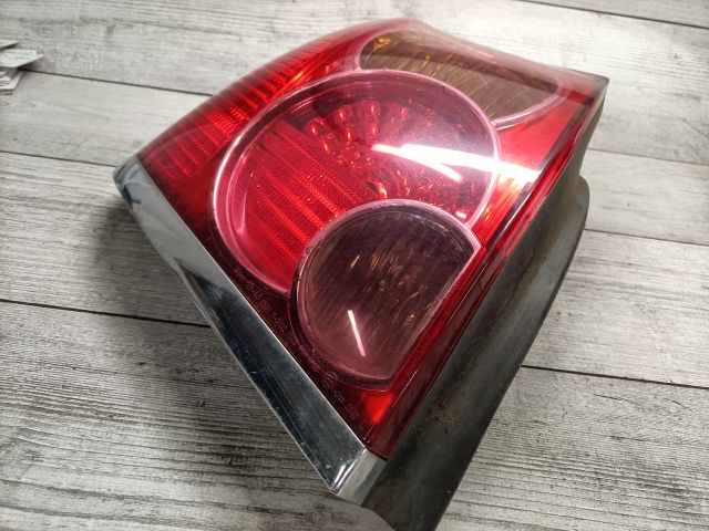 bontott TOYOTA AVENSIS T25 Bal Hátsó Lámpa