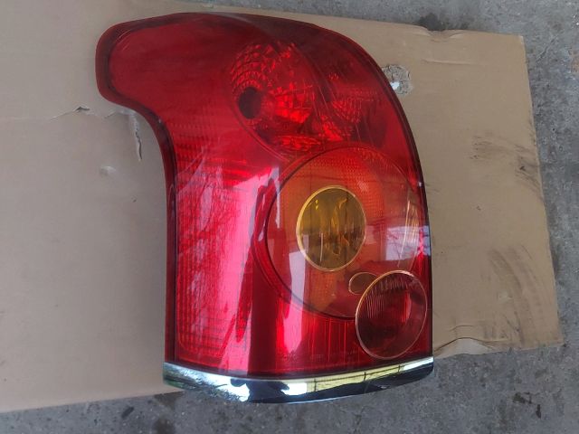bontott TOYOTA AVENSIS T25 Bal Hátsó Lámpa
