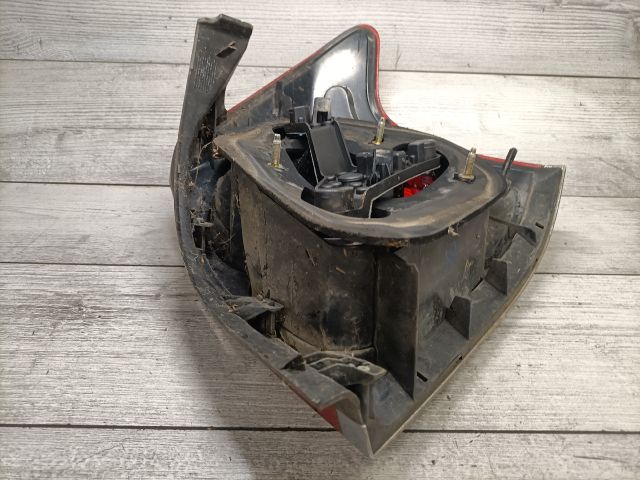 bontott TOYOTA AVENSIS T25 Bal Hátsó Lámpa