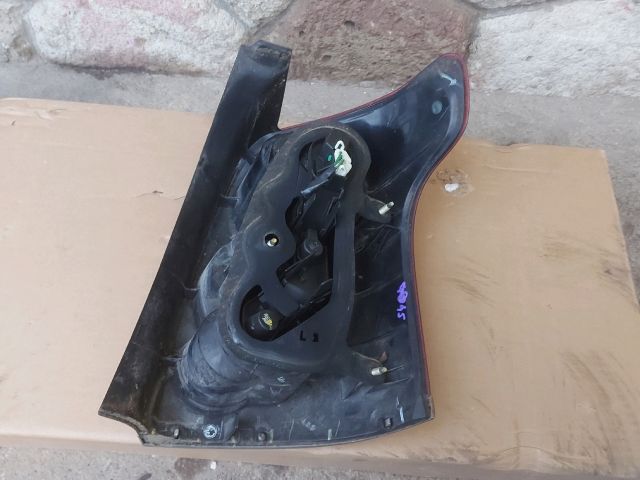 bontott TOYOTA AVENSIS T25 Bal Hátsó Lámpa