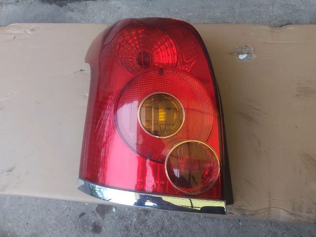 bontott TOYOTA AVENSIS T25 Bal Hátsó Lámpa