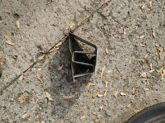 bontott TOYOTA AVENSIS T25 Bal hátsó Lökhárító Merevítő (Fém)