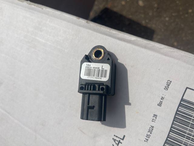 bontott TOYOTA AVENSIS T25 Bal hátsó Oldal Ütközés Érzékelő