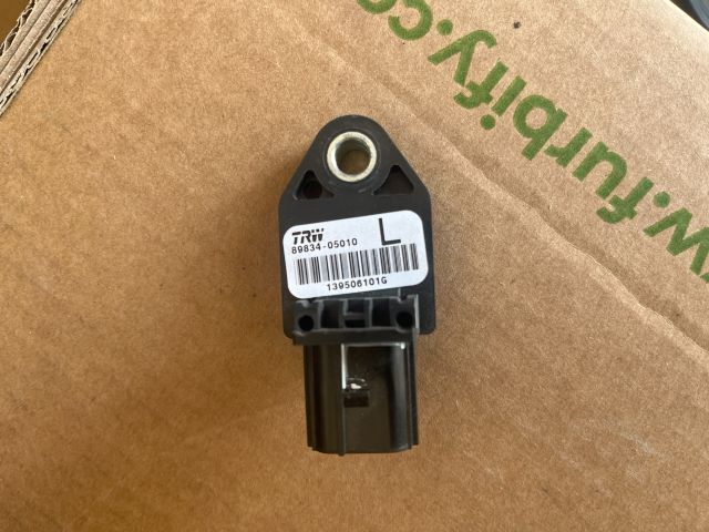 bontott TOYOTA AVENSIS T25 Bal hátsó Oldal Ütközés Érzékelő