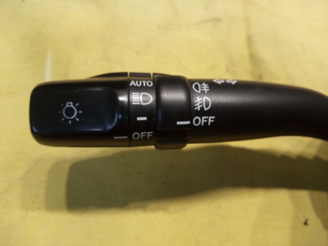 bontott TOYOTA AVENSIS T25 Bal Kormánykapcsoló Irányjelző