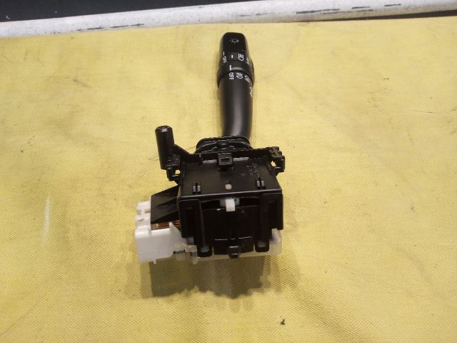 bontott TOYOTA AVENSIS T25 Bal Kormánykapcsoló Irányjelző