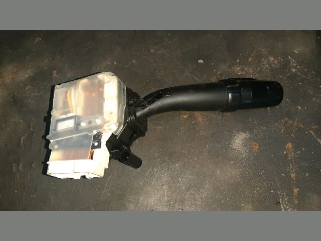 bontott TOYOTA AVENSIS T25 Bal Kormánykapcsoló Irányjelző