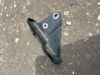 bontott TOYOTA AVENSIS T25 Bal Lökhárító Tartó Nyúlványvég