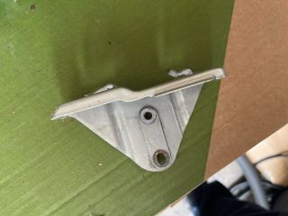 bontott TOYOTA AVENSIS T25 Bal Lökhárító Tartó Nyúlványvég