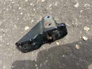 bontott TOYOTA AVENSIS T25 Bal Lökhárító Tartó Nyúlványvég