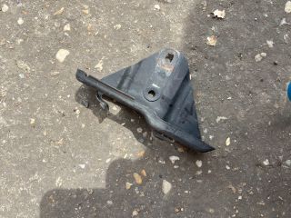 bontott TOYOTA AVENSIS T25 Bal Lökhárító Tartó Nyúlványvég