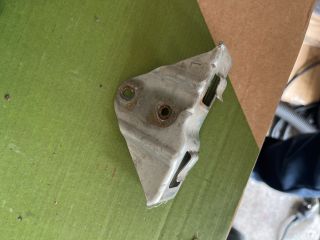 bontott TOYOTA AVENSIS T25 Bal Lökhárító Tartó Nyúlványvég