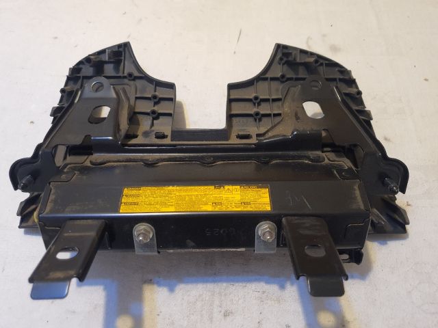 bontott TOYOTA AVENSIS T25 Bal Térdlégzsák