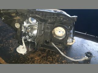 bontott TOYOTA AVENSIS T25 Bal Xenon Fényszóró