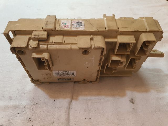 bontott TOYOTA AVENSIS T25 Biztosítéktábla Utastér