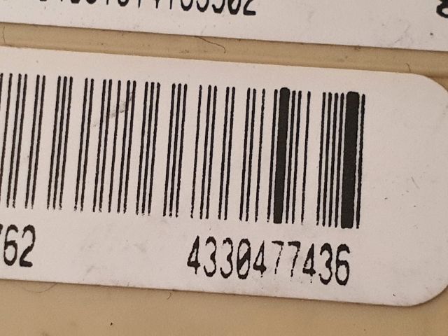 bontott TOYOTA AVENSIS T25 Biztosítéktábla Utastér