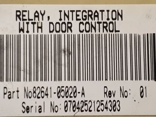 bontott TOYOTA AVENSIS T25 Biztosítéktábla Utastér