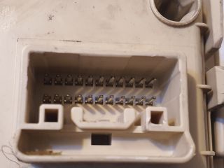 bontott TOYOTA AVENSIS T25 Biztosítéktábla Utastér