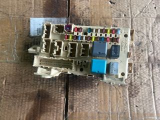 bontott TOYOTA AVENSIS T25 Biztosítéktábla Utastér