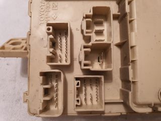 bontott TOYOTA AVENSIS T25 Biztosítéktábla Utastér