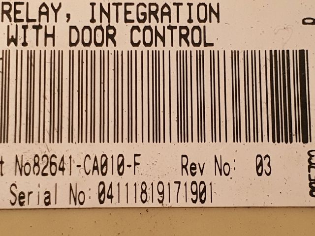 bontott TOYOTA AVENSIS T25 Biztosítéktábla Utastér