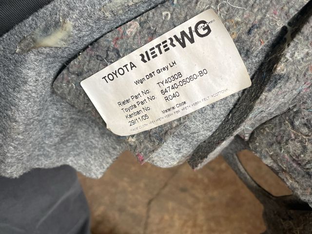 bontott TOYOTA AVENSIS T25 Csomagtér Kárpit