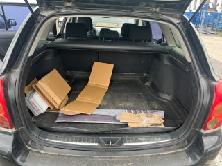 bontott TOYOTA AVENSIS T25 Csomagtérajtó Gumikéder