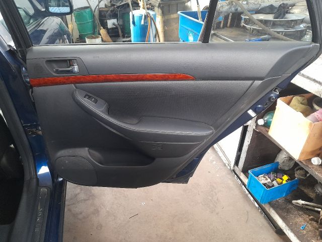 bontott TOYOTA AVENSIS T25 Csomagtérajtó Gumikéder