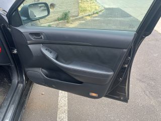 bontott TOYOTA AVENSIS T25 Csomagtérajtó Gumikéder