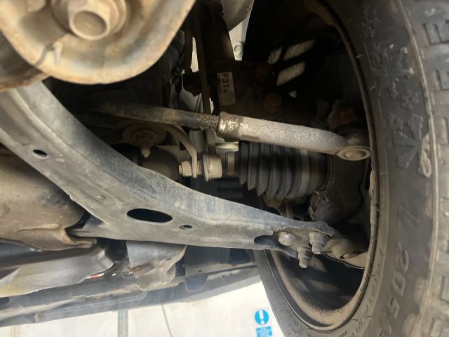 bontott TOYOTA AVENSIS T25 Csomagtérajtó Gumikéder