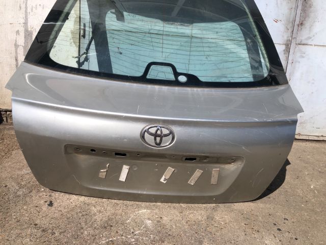 bontott TOYOTA AVENSIS T25 Csomagtérajtó (Részeivel)