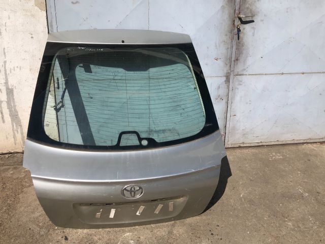bontott TOYOTA AVENSIS T25 Csomagtérajtó (Részeivel)