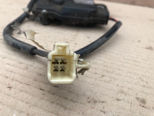 bontott TOYOTA AVENSIS T25 Csomagtérajtó Zárszerkezet