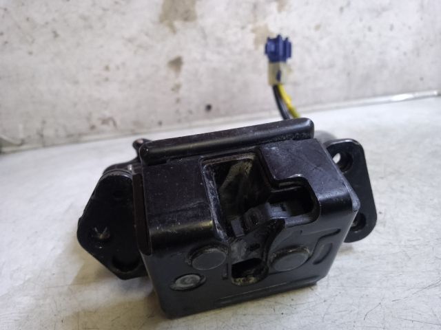 bontott TOYOTA AVENSIS T25 Csomagtérajtó Zárszerkezet