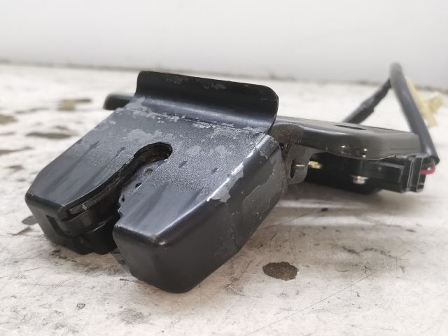 bontott TOYOTA AVENSIS T25 Csomagtérajtó Zárszerkezet