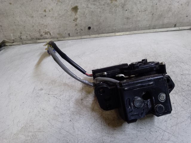 bontott TOYOTA AVENSIS T25 Csomagtérajtó Zárszerkezet