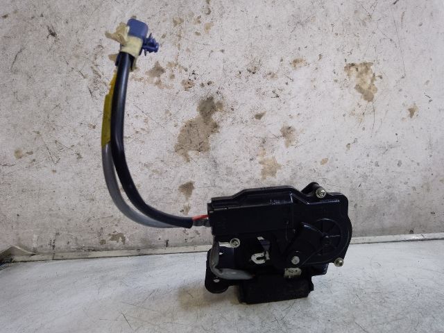 bontott TOYOTA AVENSIS T25 Csomagtérajtó Zárszerkezet