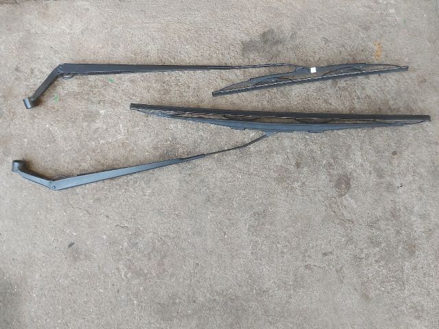 bontott TOYOTA AVENSIS T25 Első Ablaktörlő Kar