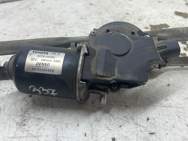 bontott TOYOTA AVENSIS T25 Első Ablaktörlő Szerkezet Motorral