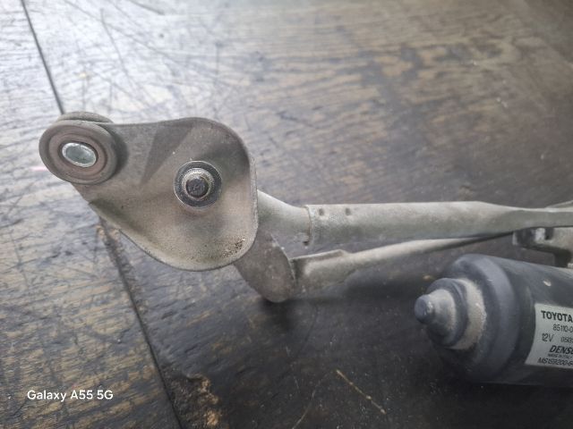 bontott TOYOTA AVENSIS T25 Első Ablaktörlő Szerkezet Motorral