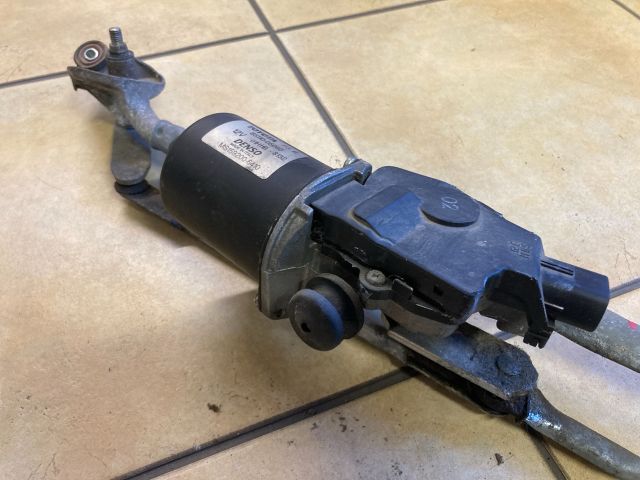 bontott TOYOTA AVENSIS T25 Első Ablaktörlő Szerkezet Motorral